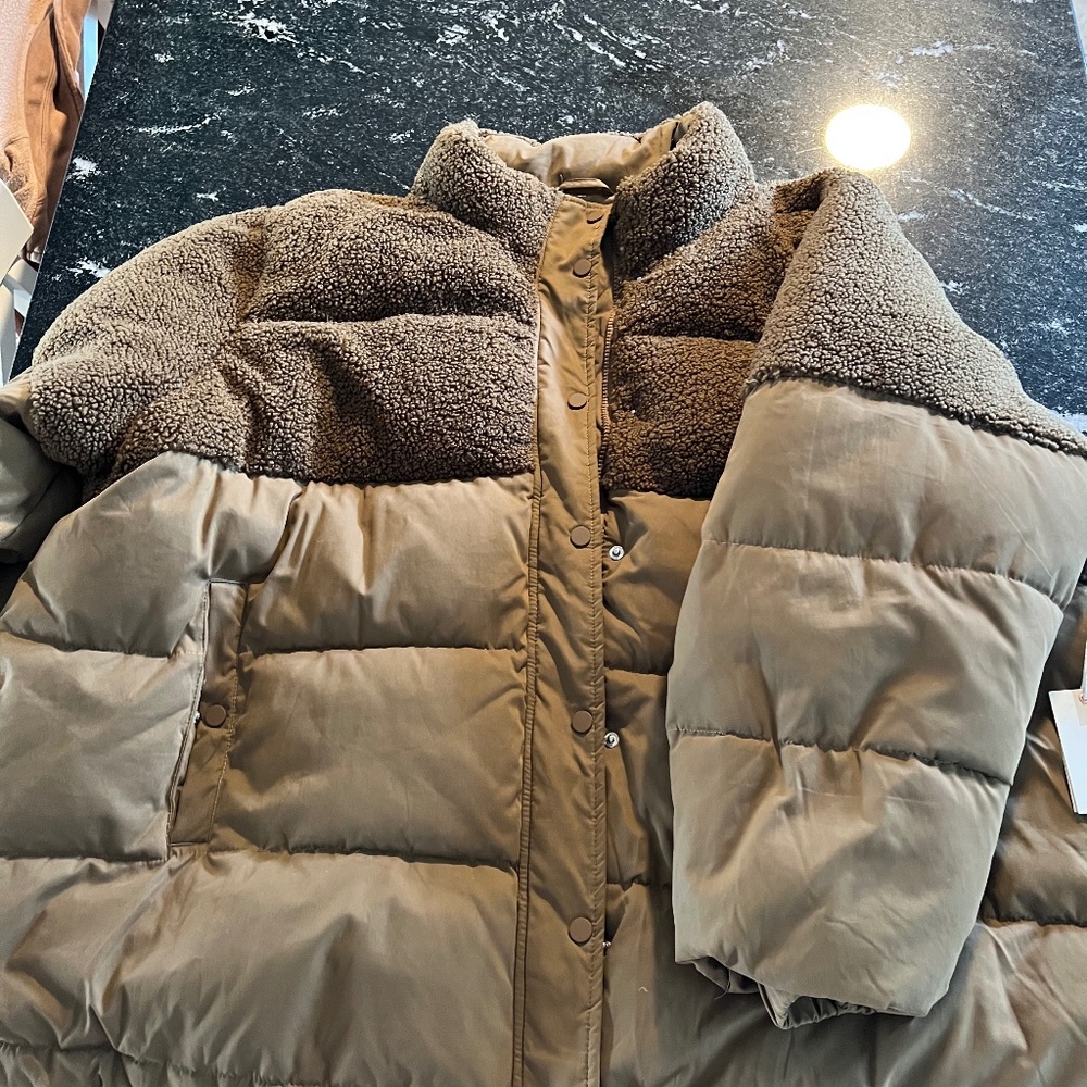 GOOD AMERICAN PUFFER JACKET